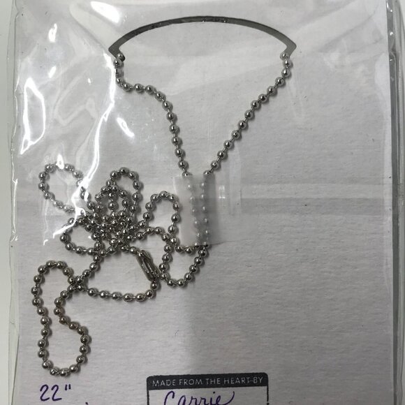 New Pendent necklace with a honeycomb circle pendent with 2 charms 22" chain - Picture 4 of 5